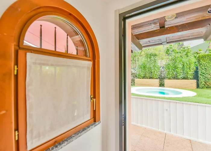 Bellagio Private Swimming Pool * Вальброна