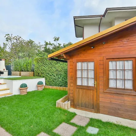 בית נופש Bellagio Private Swimming Pool *